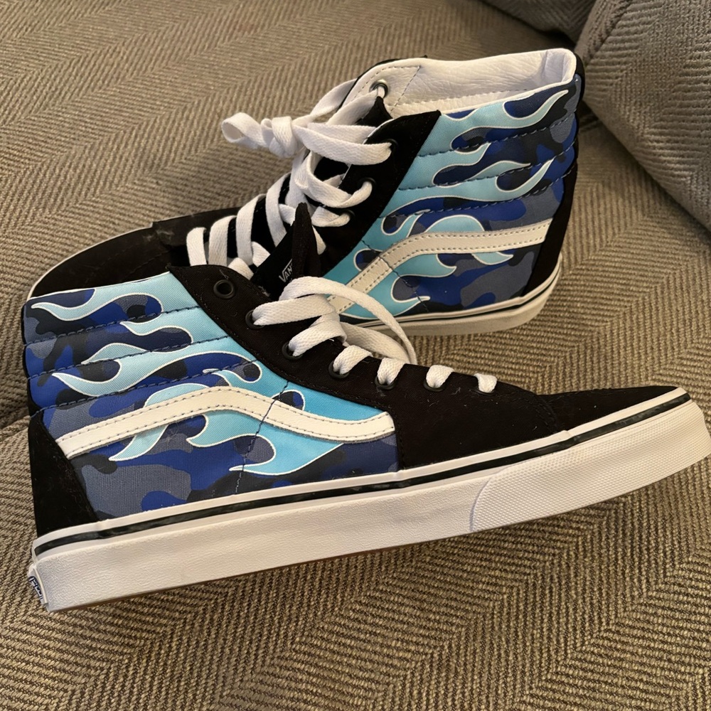 Vans Kids Black & Blue Camo Flame Sk8-Hi Little Kids Sneakers, big boy 7. NEW